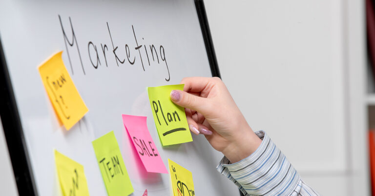 ¿Cuáles son los conceptos básicos de marketing digital que debo conocer antes de lanzar mi empresa?